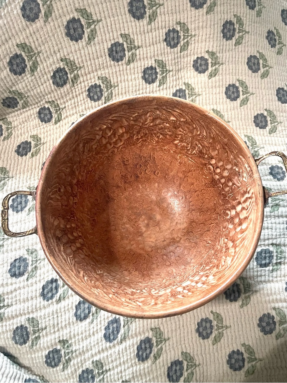 Vintage-like Grape Vine Footed Planter / Centerpiece Bowl - Picture 4 of 4